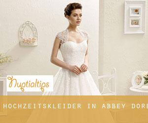 Hochzeitskleider in Abbey Dore