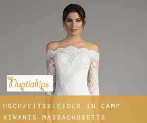 Hochzeitskleider in Camp Kiwanis (Massachusetts)